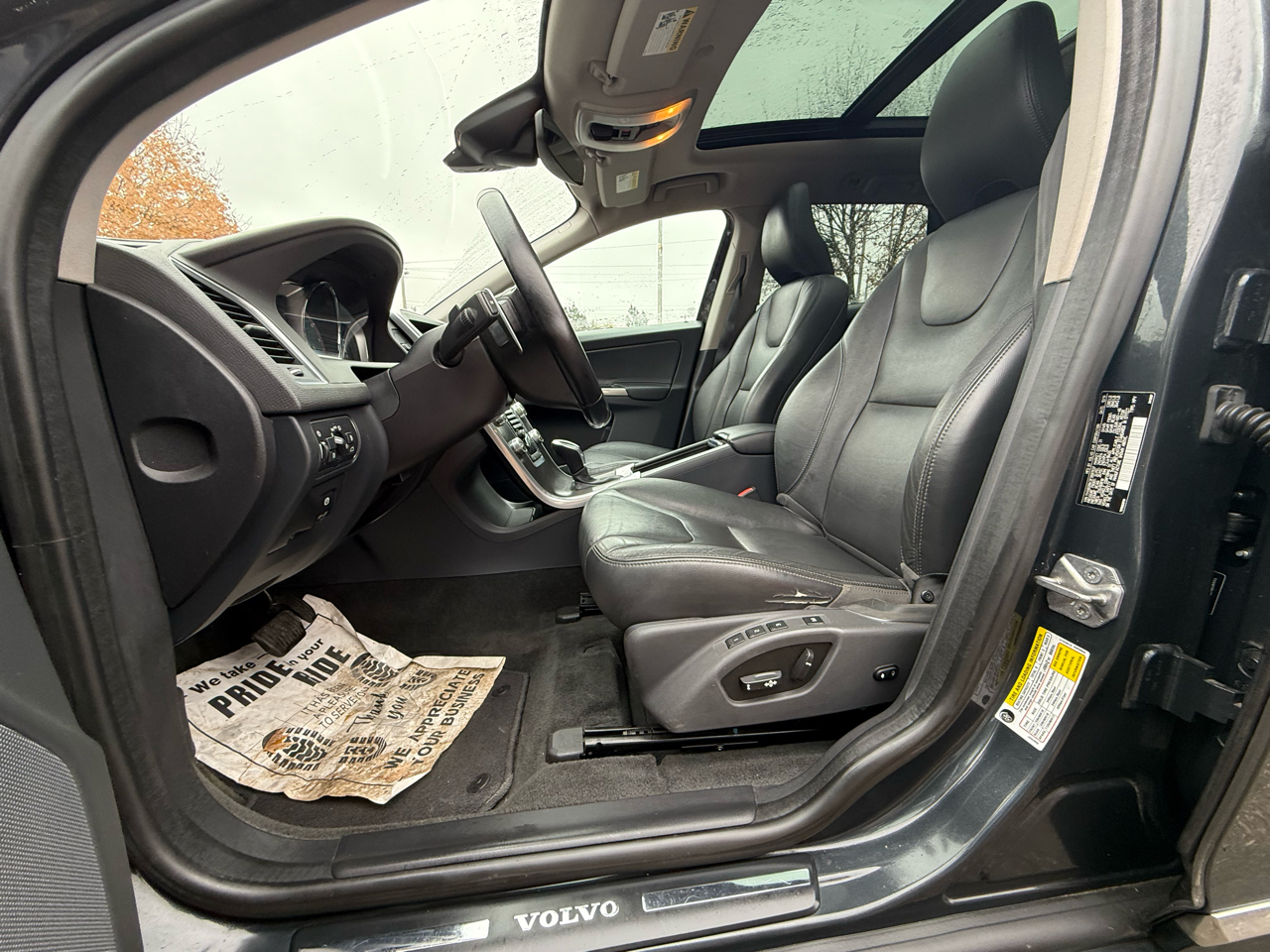 2015 Volvo XC60 T6 Premier photo 4