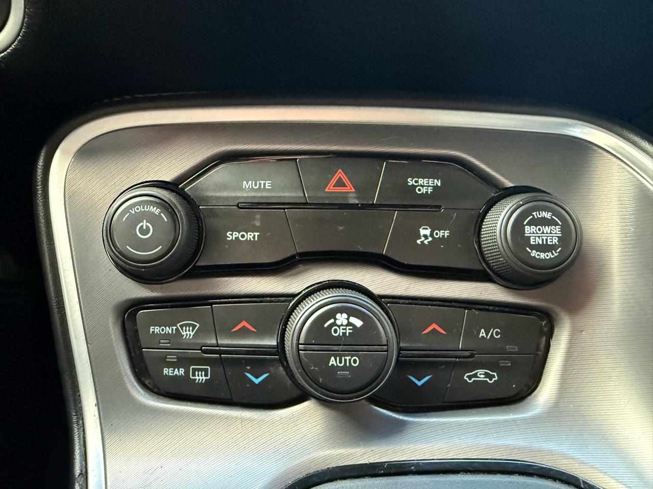 Dodge Challenger  2021