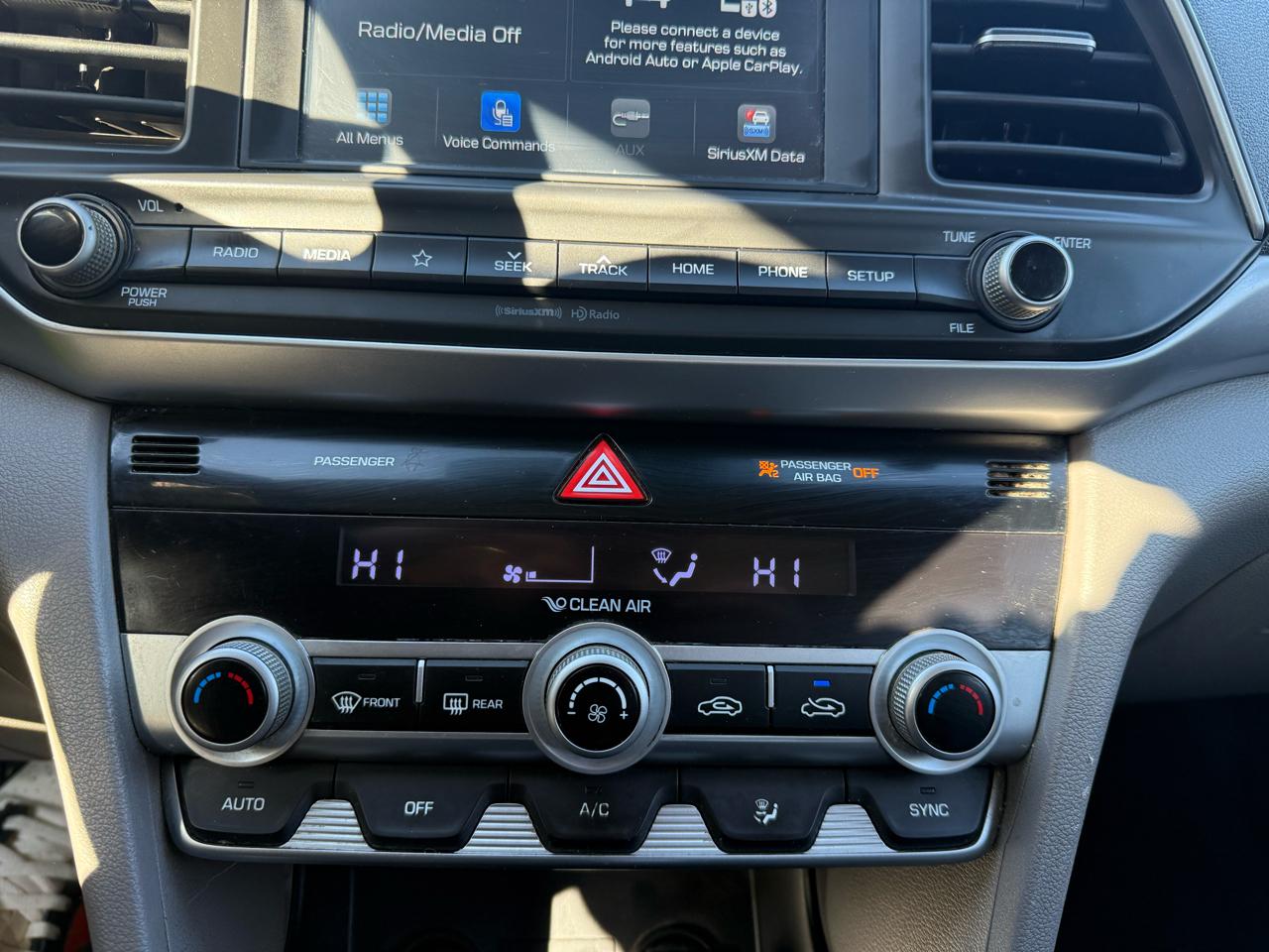 Hyundai Elantra  2020