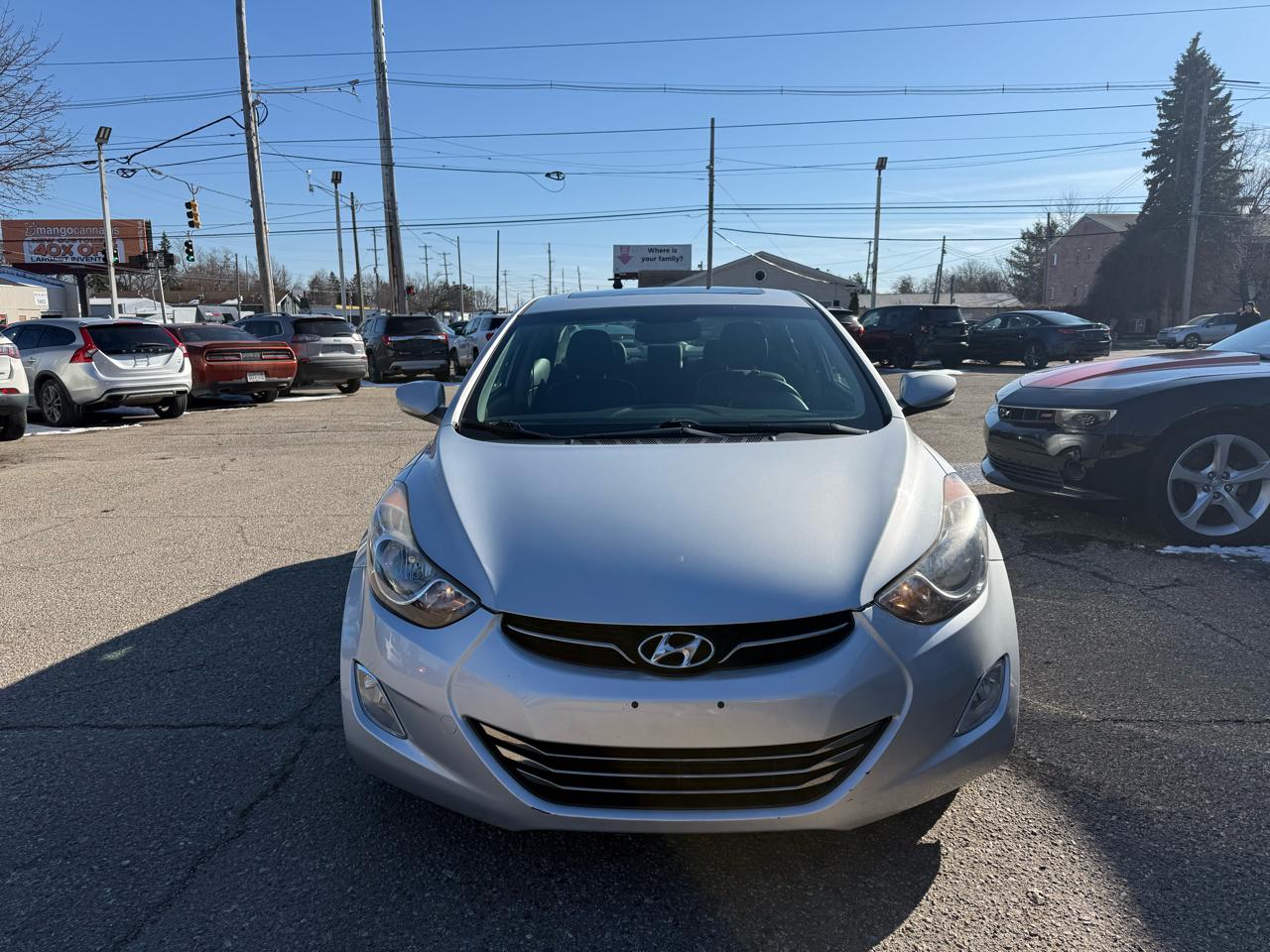 Hyundai Elantra  2012