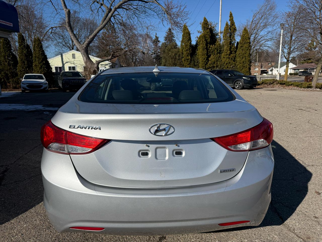 Hyundai Elantra  2012