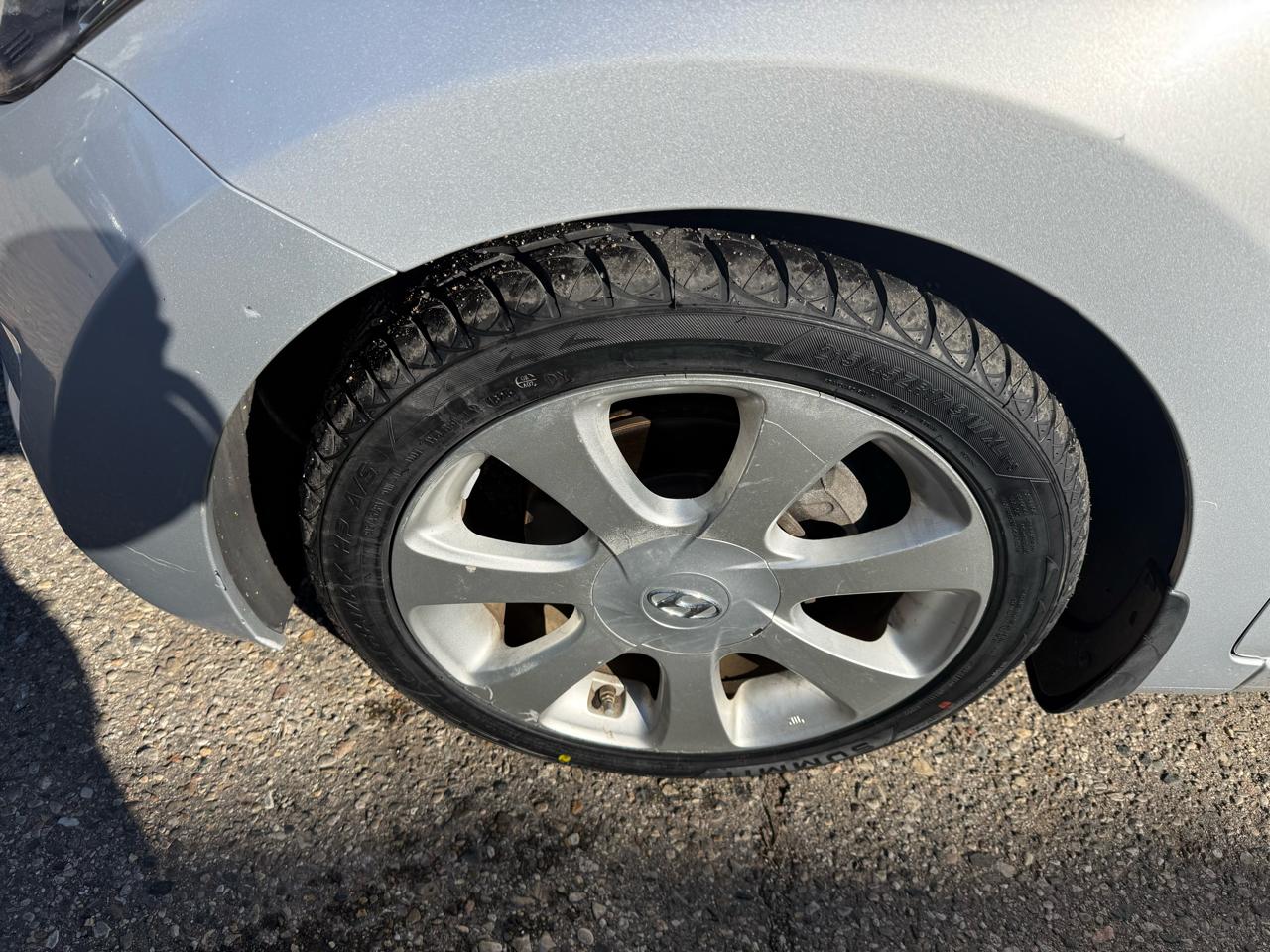 Hyundai Elantra  2012