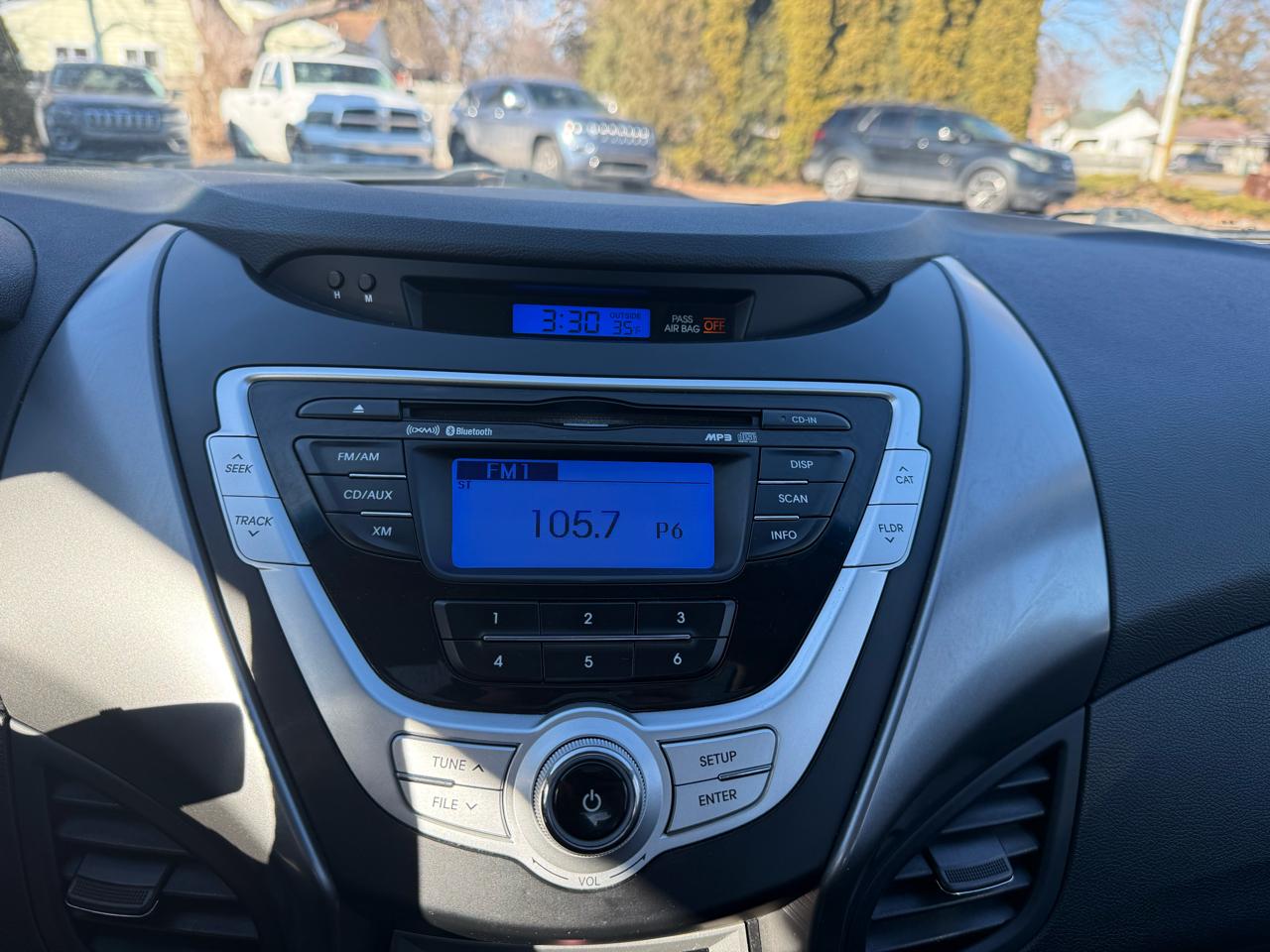 Hyundai Elantra  2012