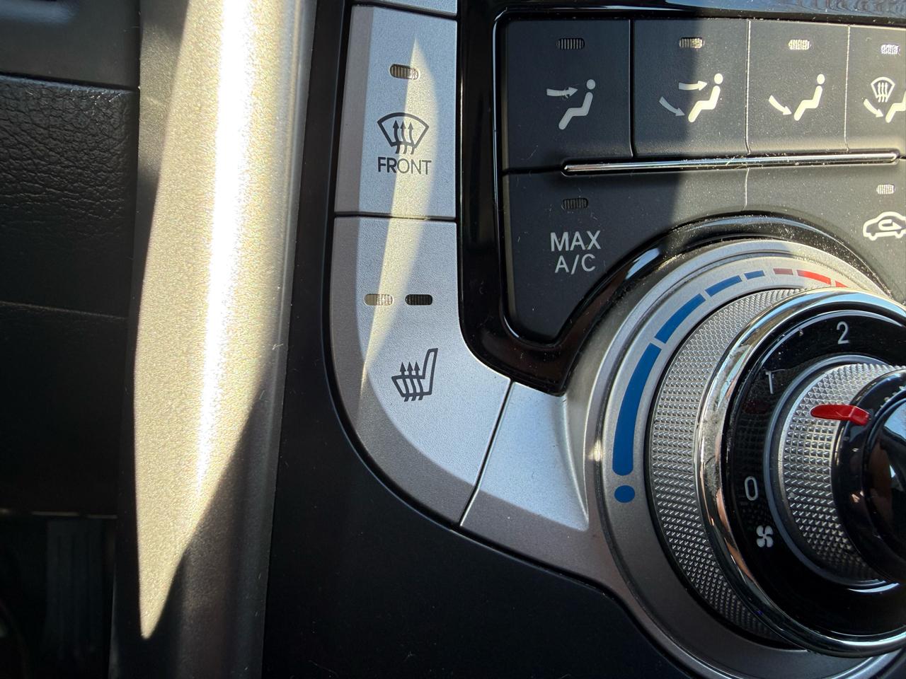 Hyundai Elantra  2012