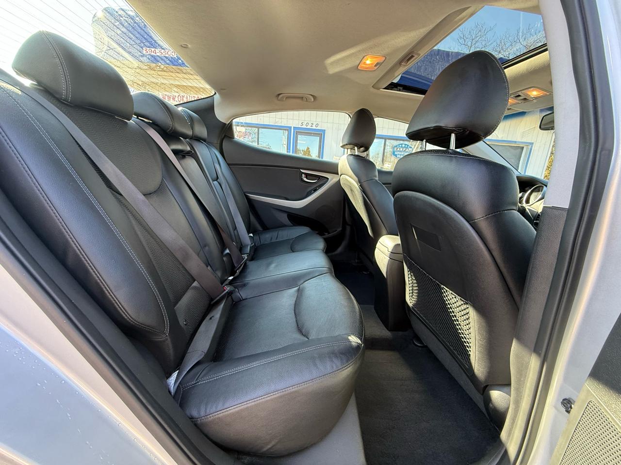 Hyundai Elantra  2012