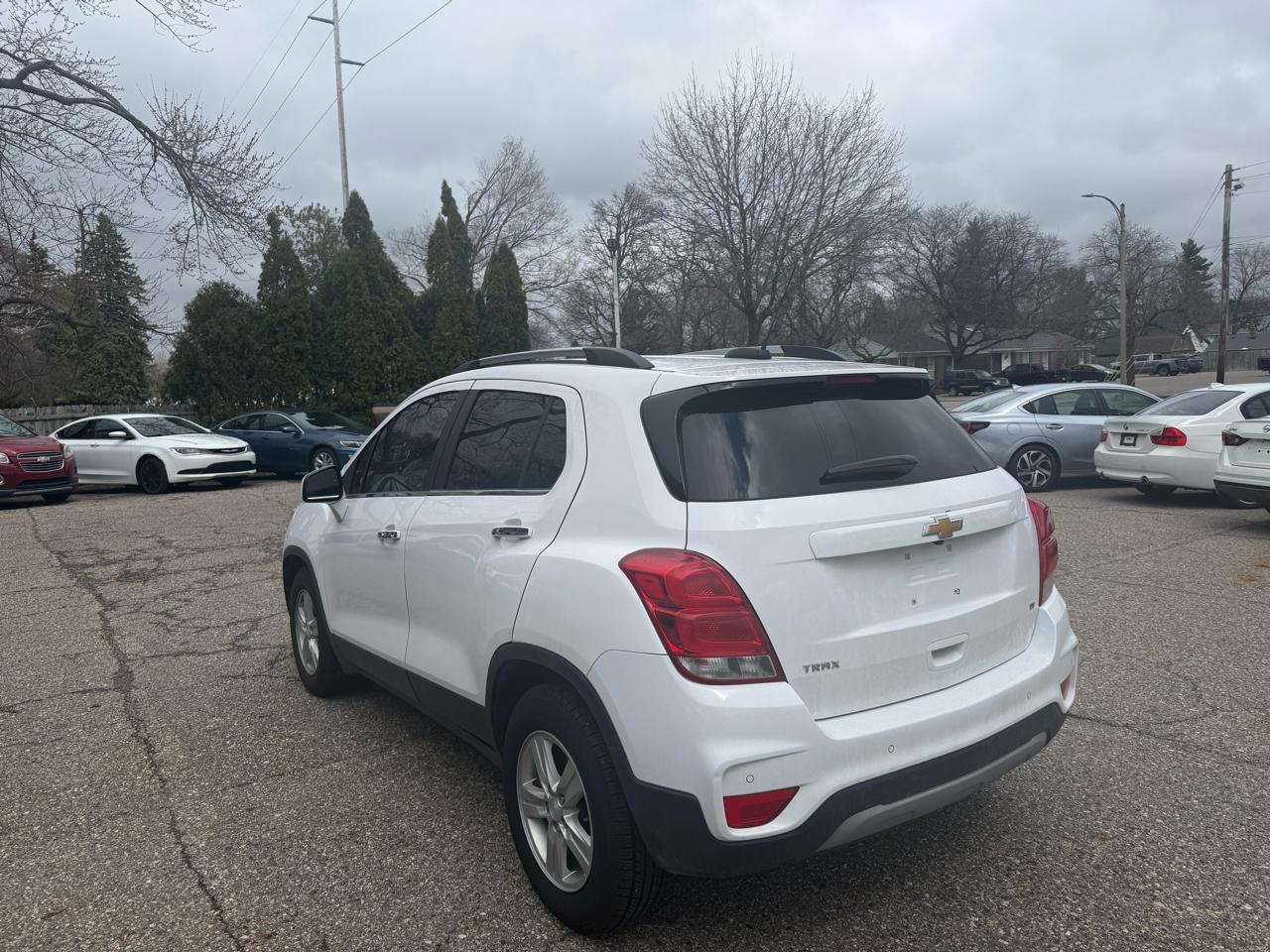 View vehicle photo 5