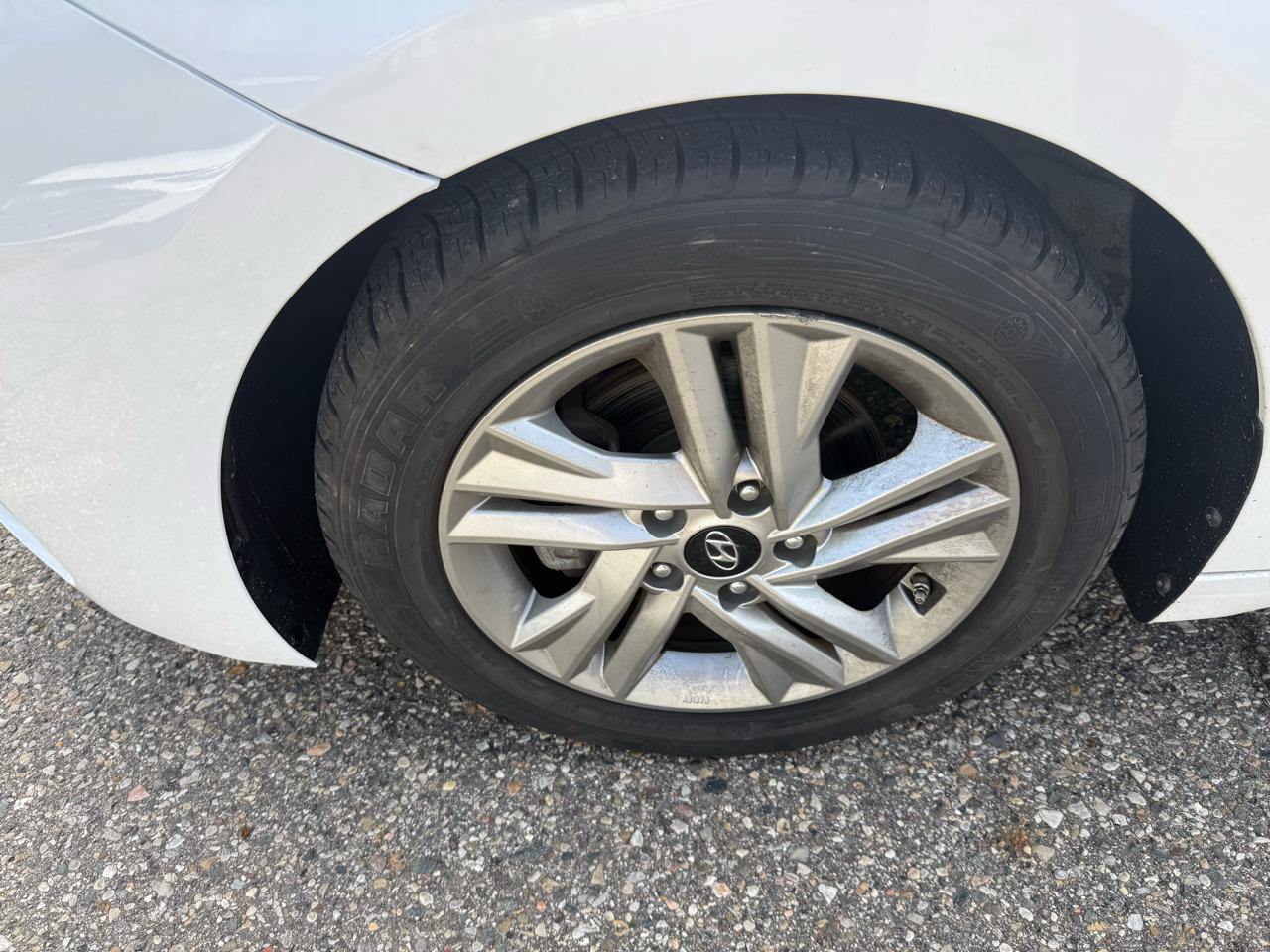 Hyundai Elantra  2020