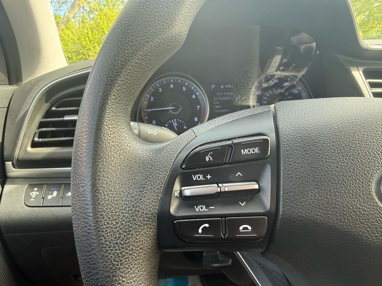Hyundai Elantra  2020