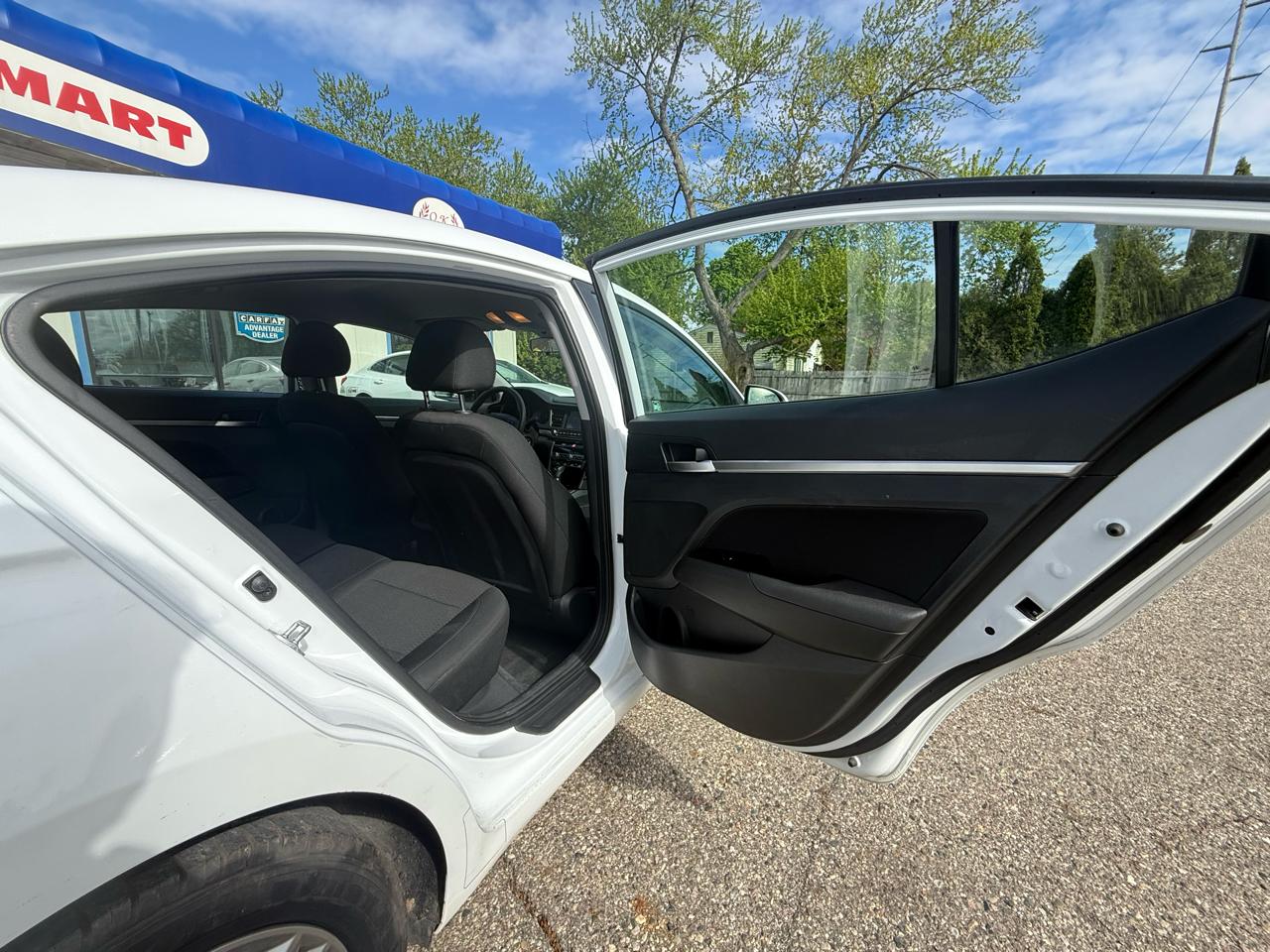 Hyundai Elantra  2020