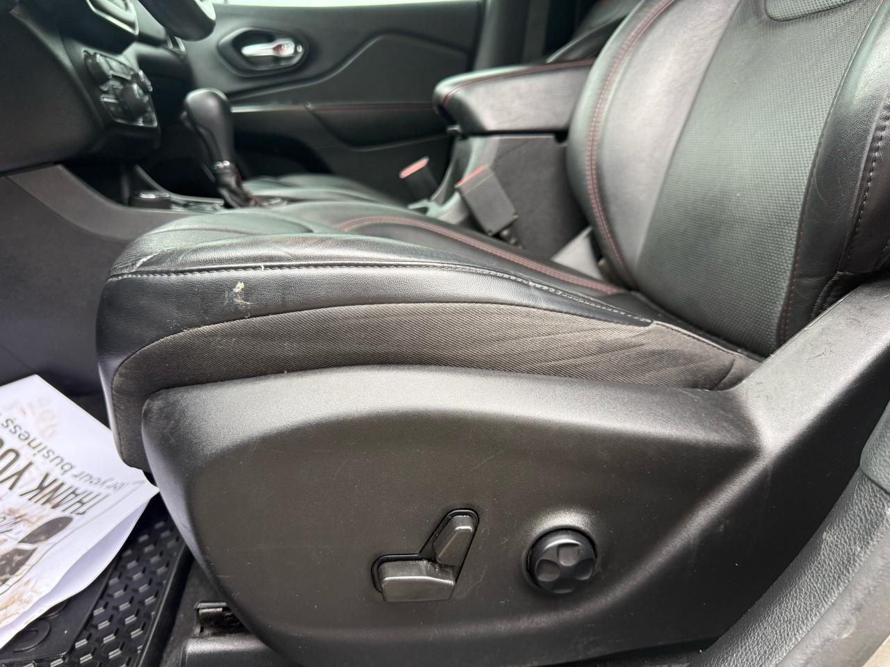 Jeep Cherokee  2021