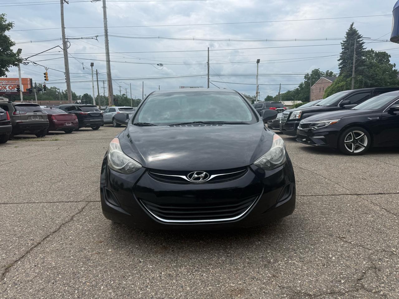 Hyundai Elantra  2013