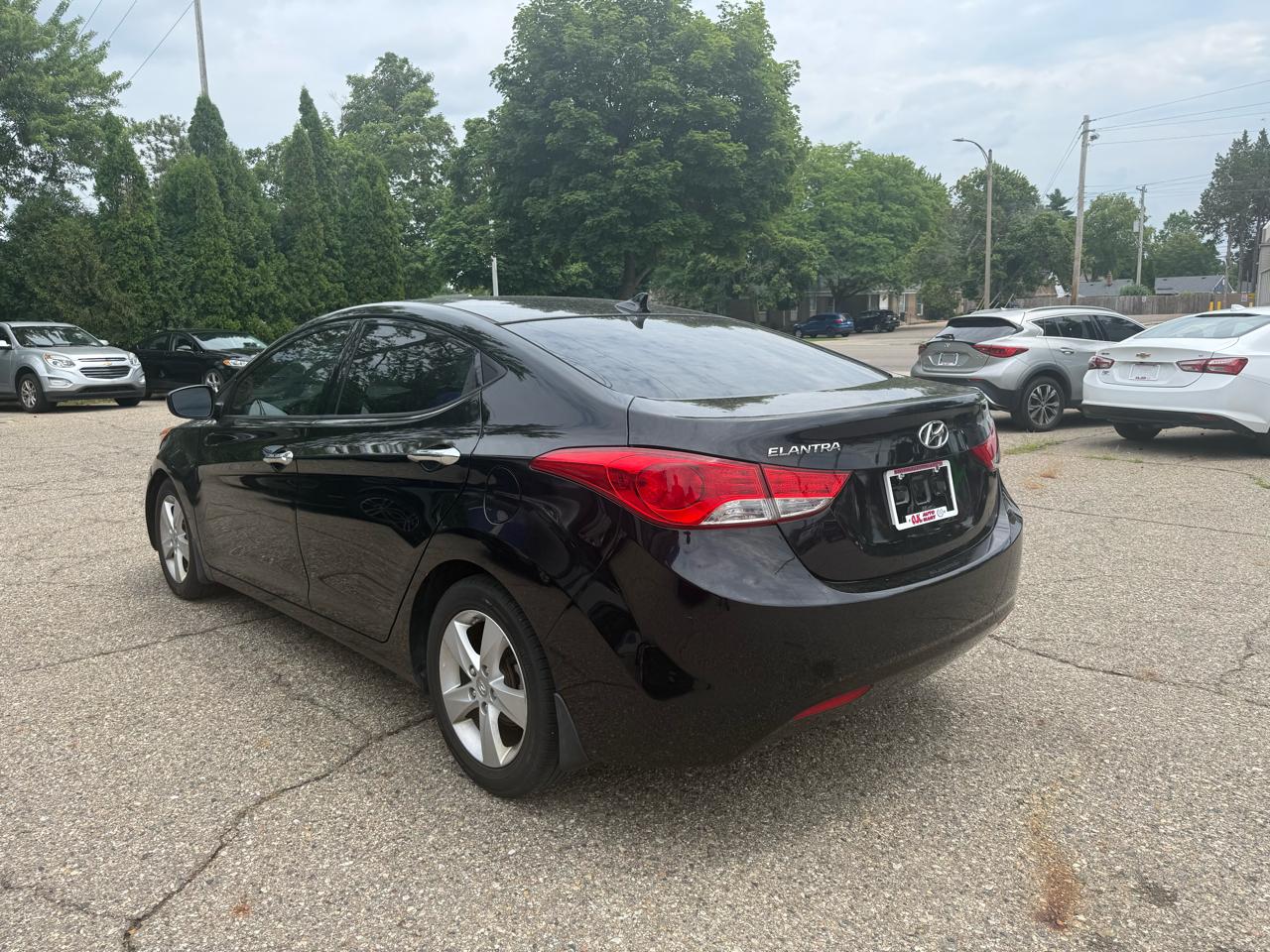 Hyundai Elantra  2013