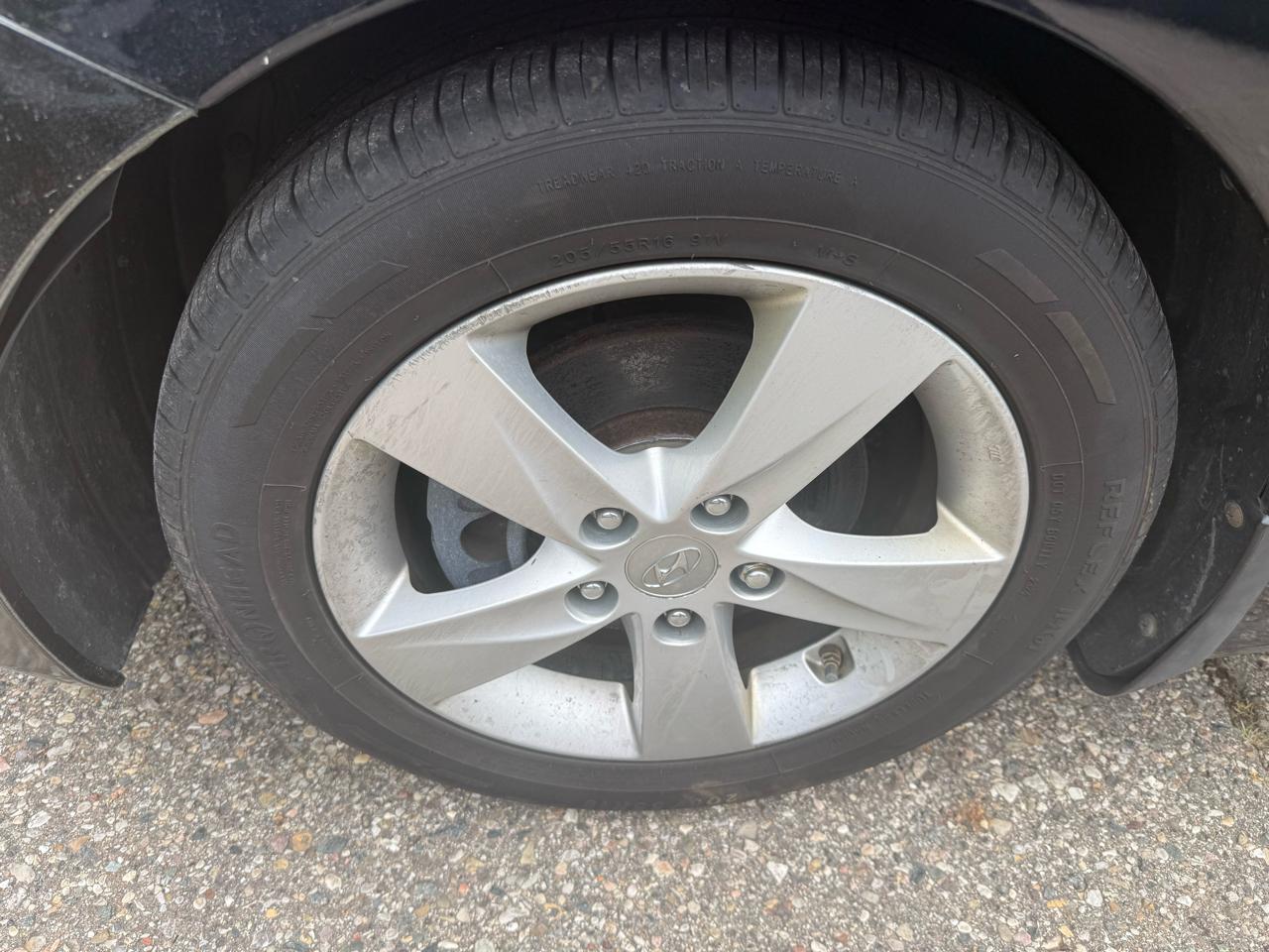 Hyundai Elantra  2013