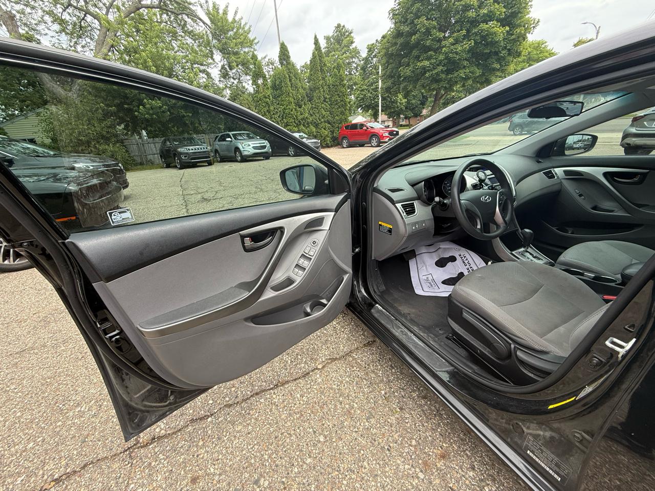 Hyundai Elantra  2013