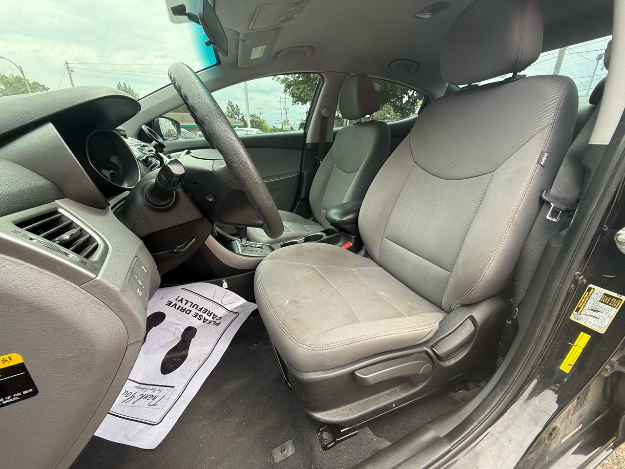 Hyundai Elantra  2013