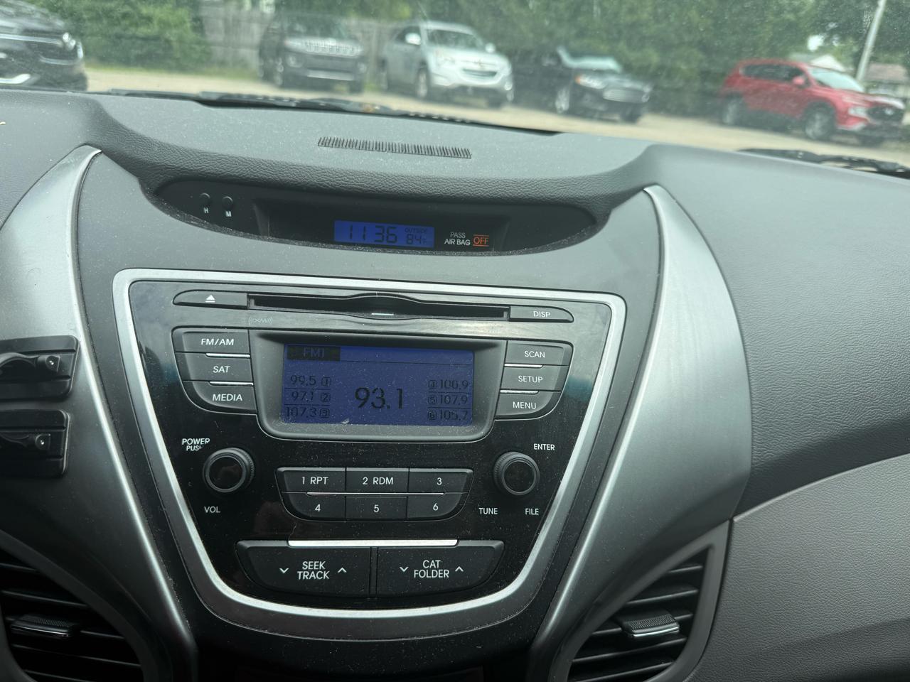 Hyundai Elantra  2013