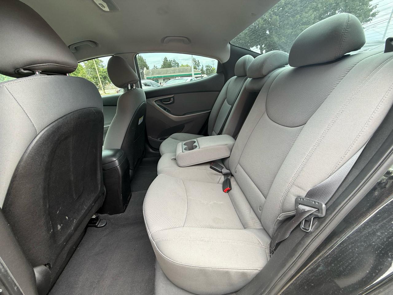 Hyundai Elantra  2013