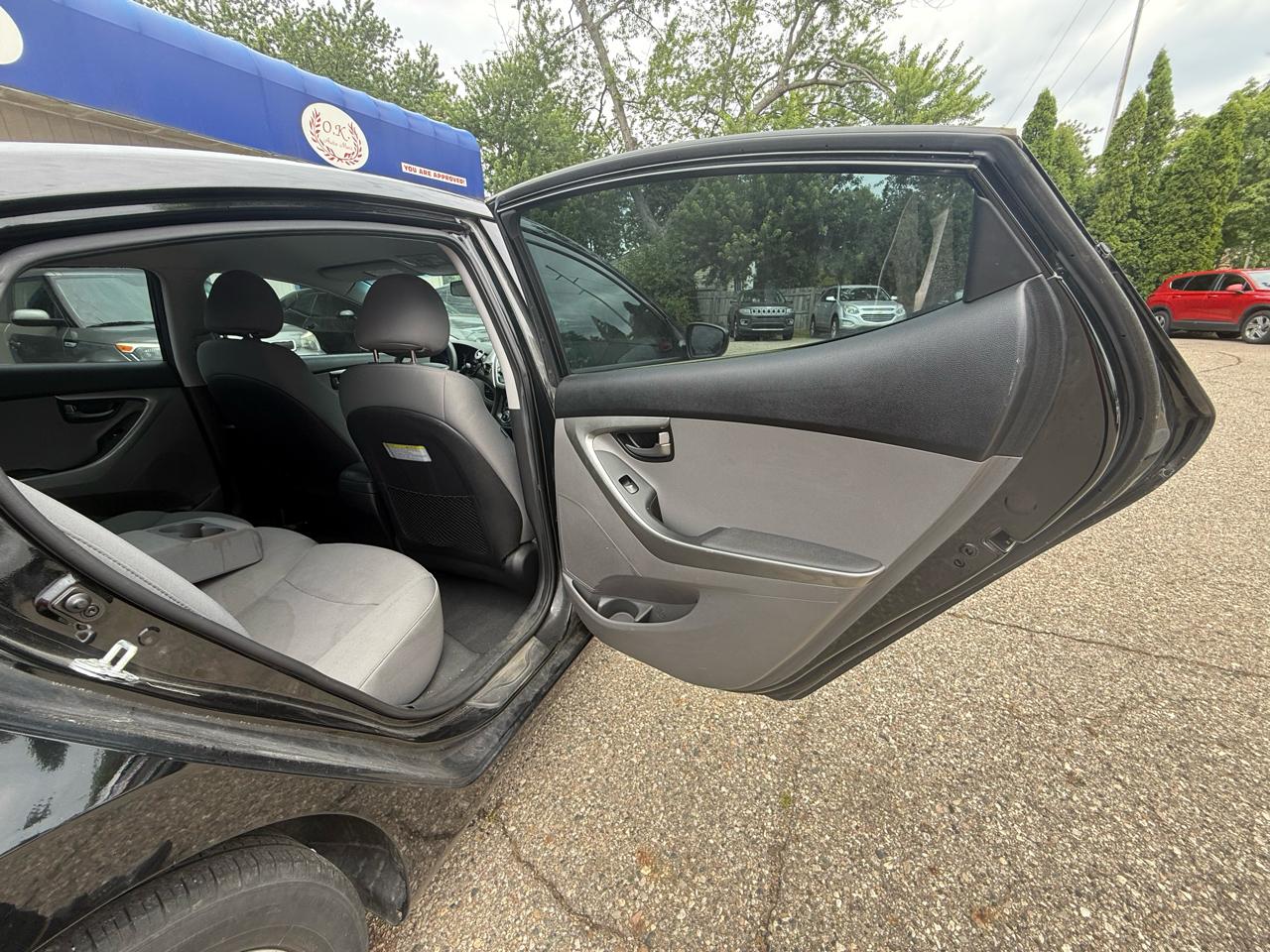 Hyundai Elantra  2013