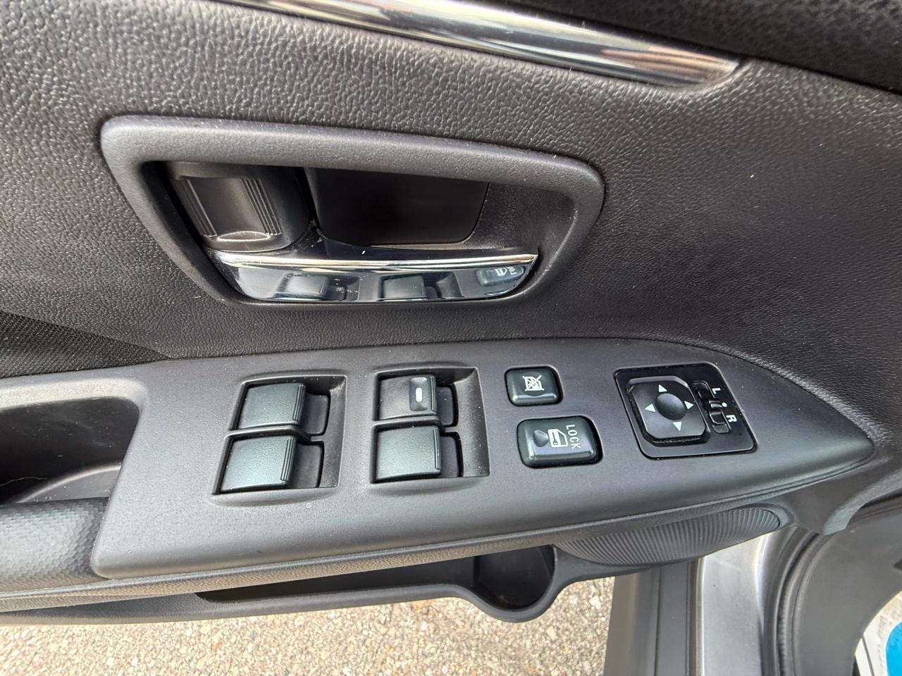 Mitsubishi Outlander Sport  2013