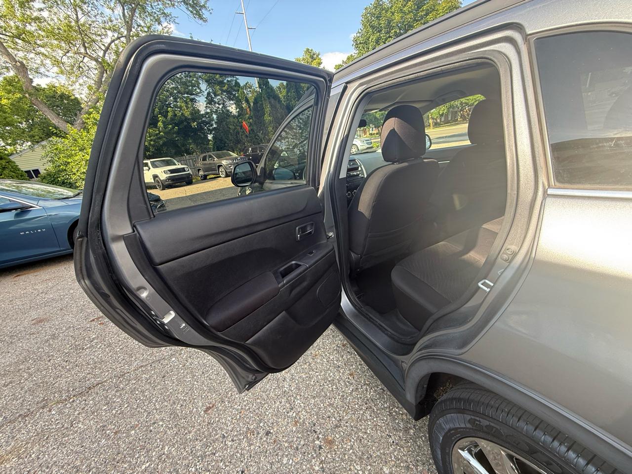 Mitsubishi Outlander Sport  2013