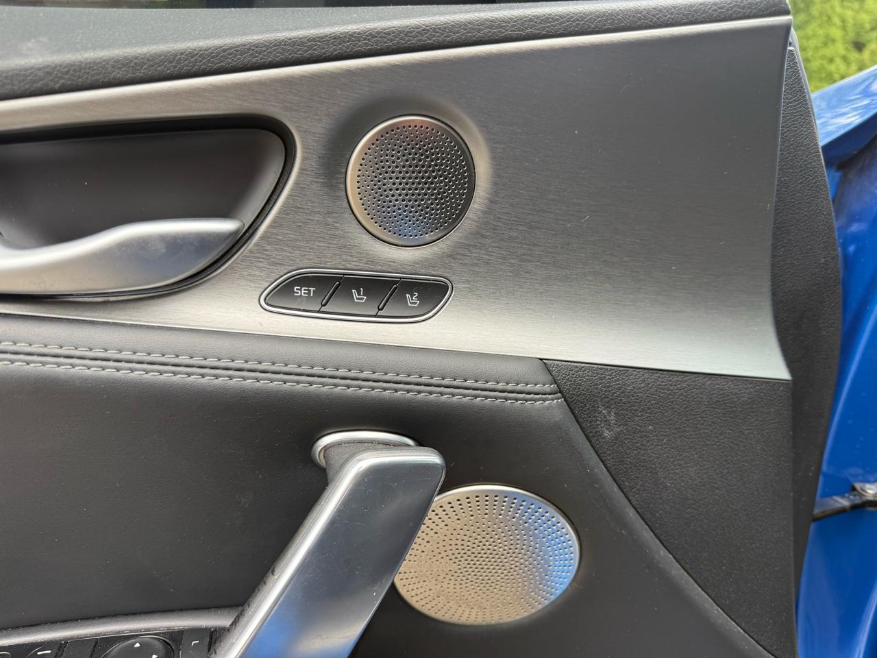 Kia Stinger  2021