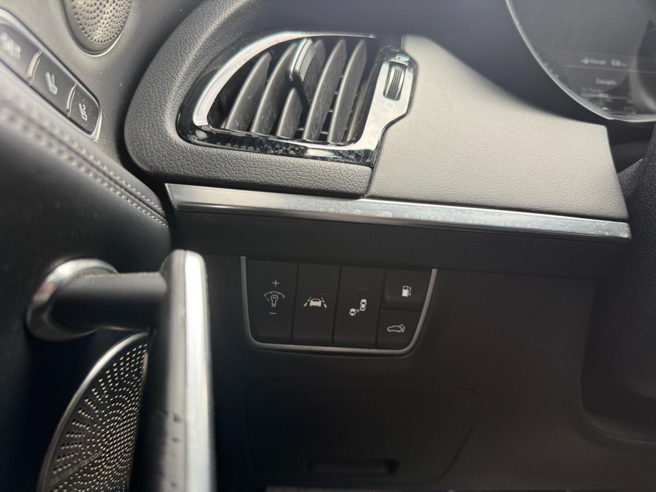 Kia Stinger  2021