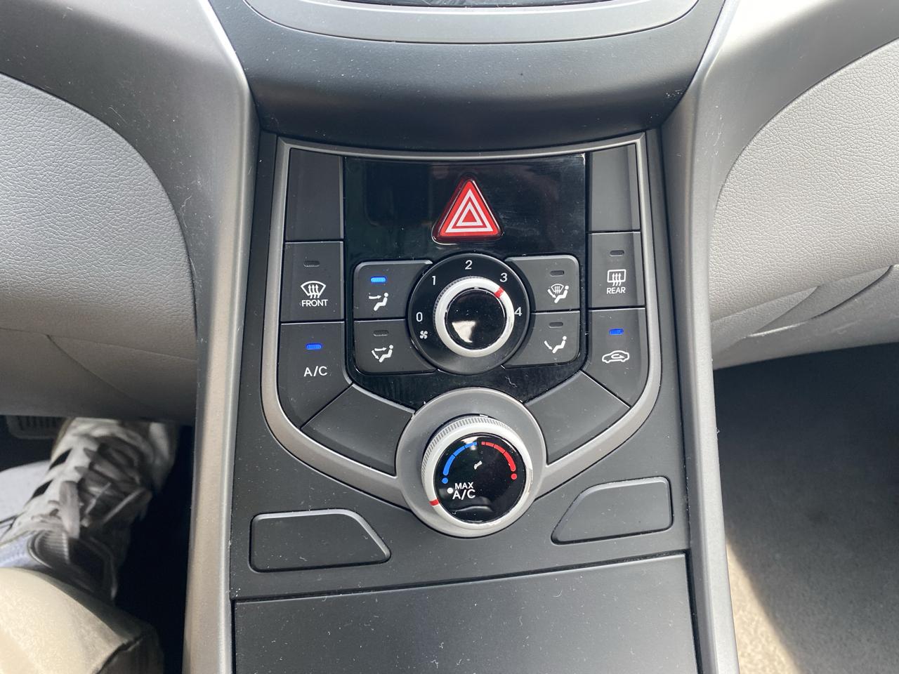 Hyundai Elantra  2014
