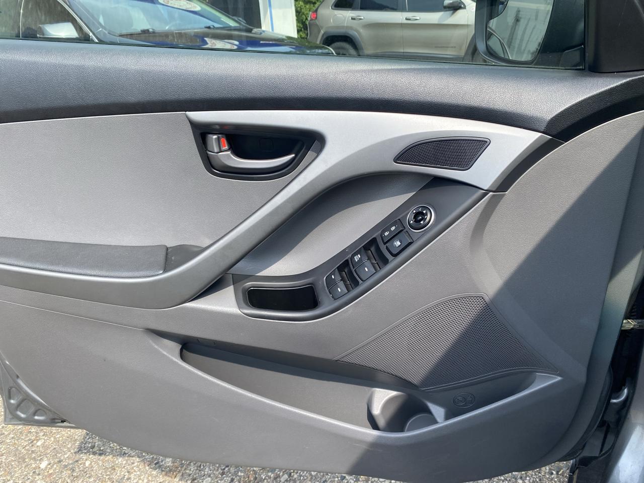 Hyundai Elantra  2014