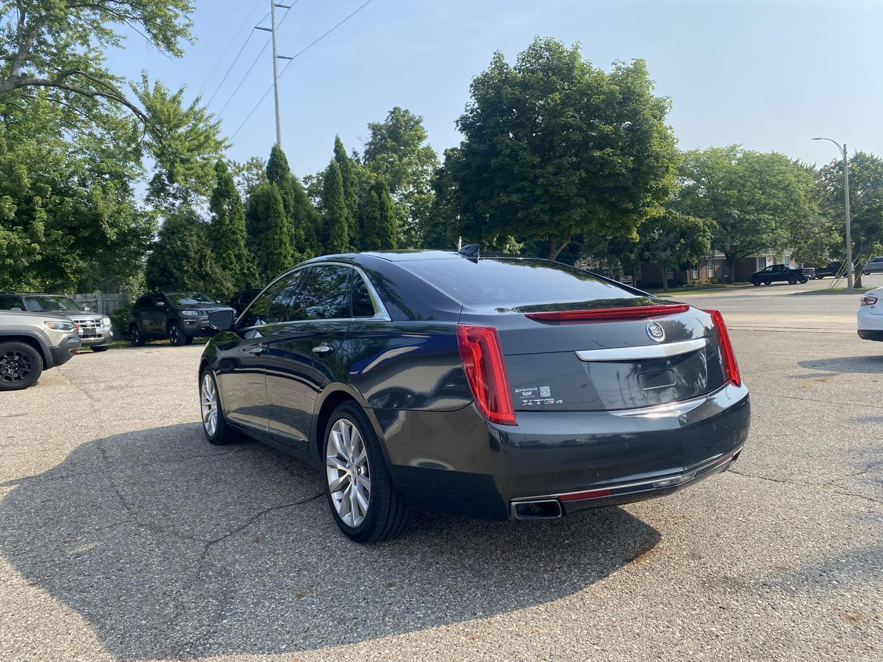 Cadillac XTS  2015