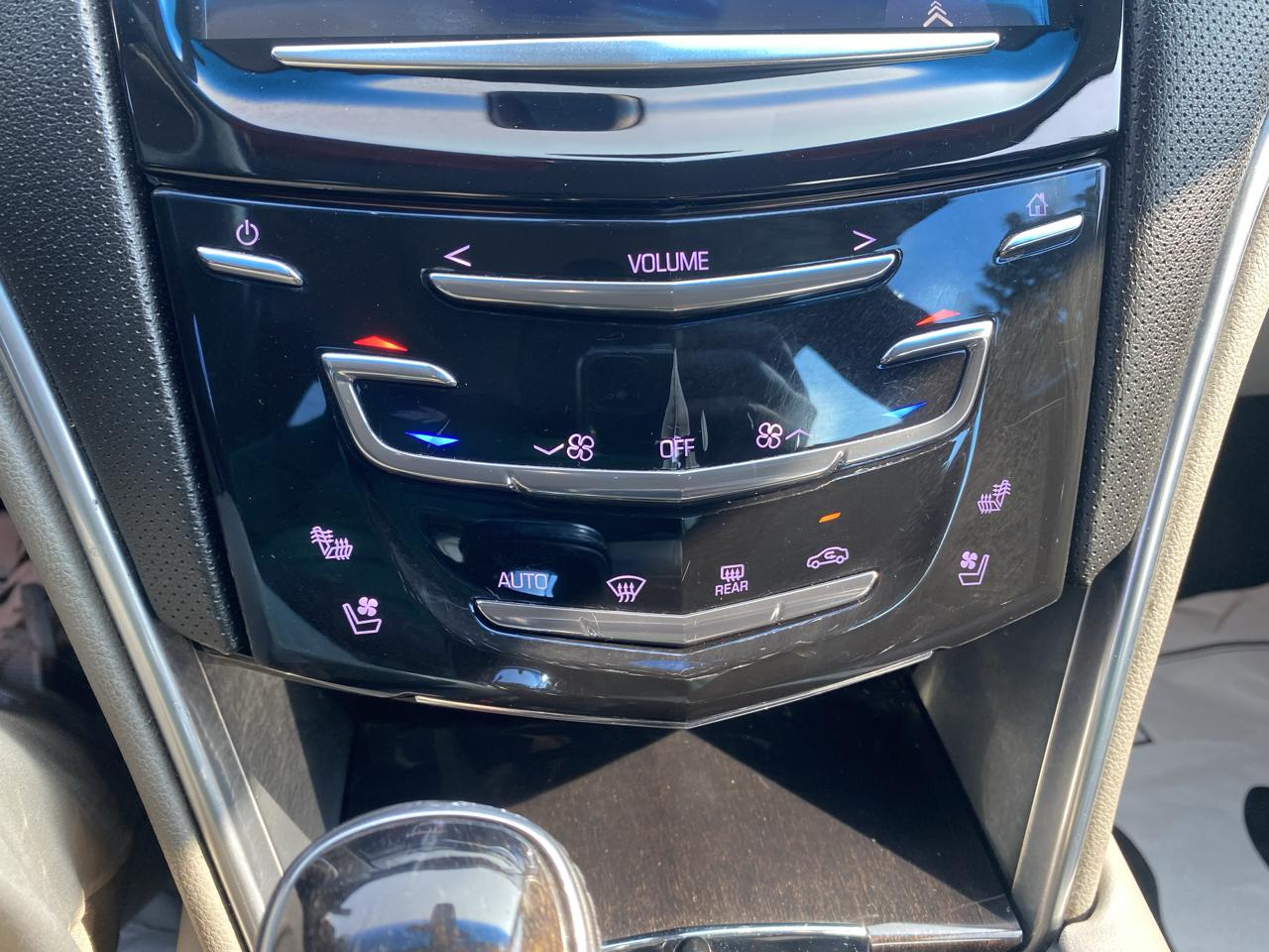 Cadillac XTS  2015