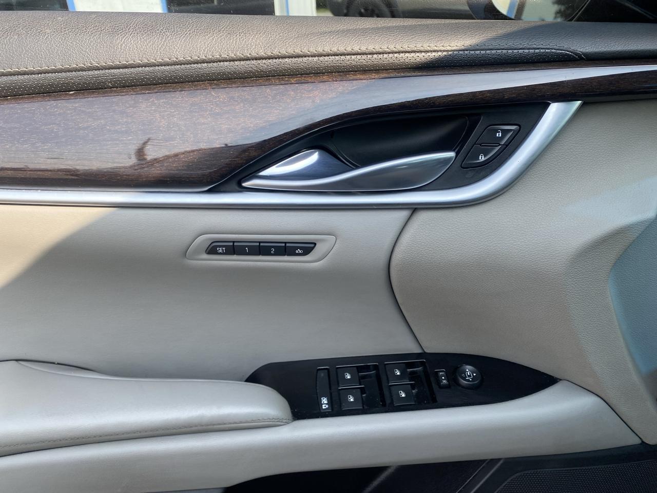 Cadillac XTS  2015
