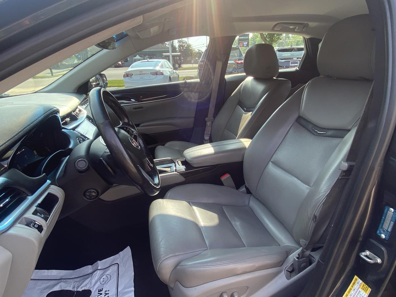 Cadillac XTS  2015