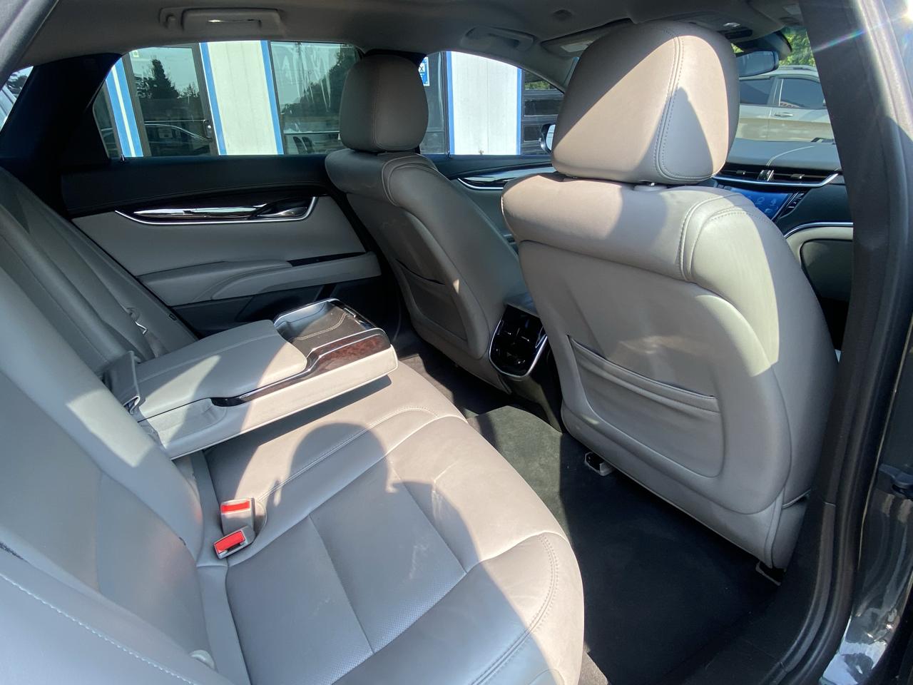Cadillac XTS  2015