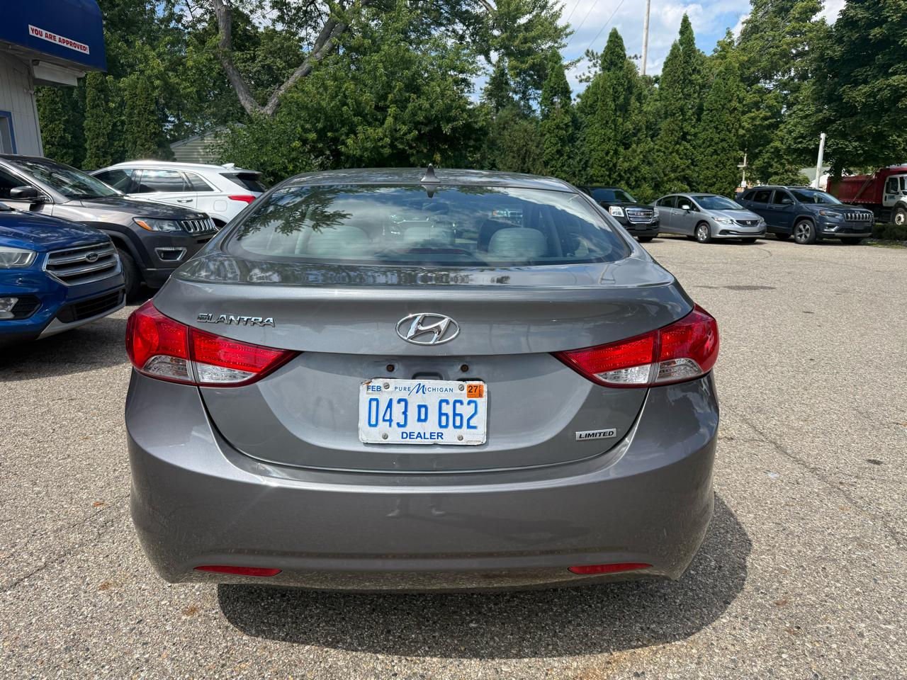 Hyundai Elantra  2013