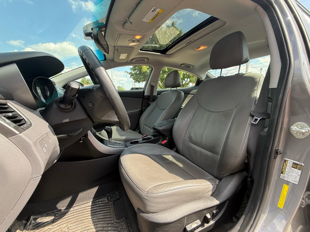 Hyundai Elantra  2013