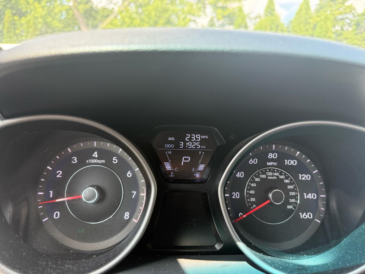 Hyundai Elantra  2013