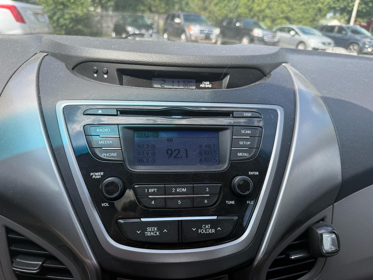 Hyundai Elantra  2013