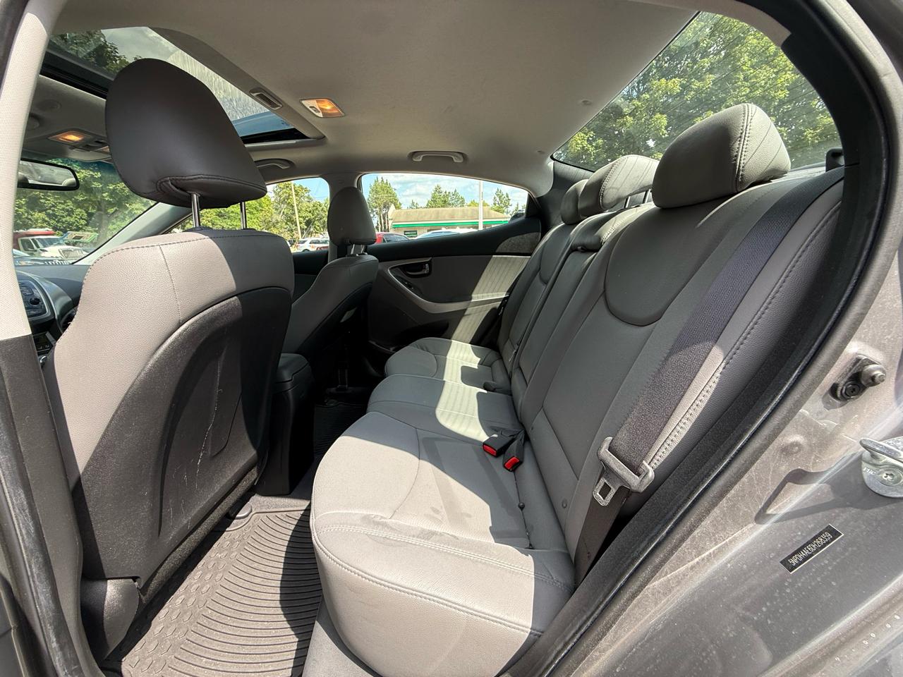 Hyundai Elantra  2013