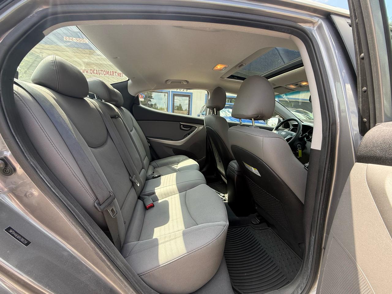 Hyundai Elantra  2013
