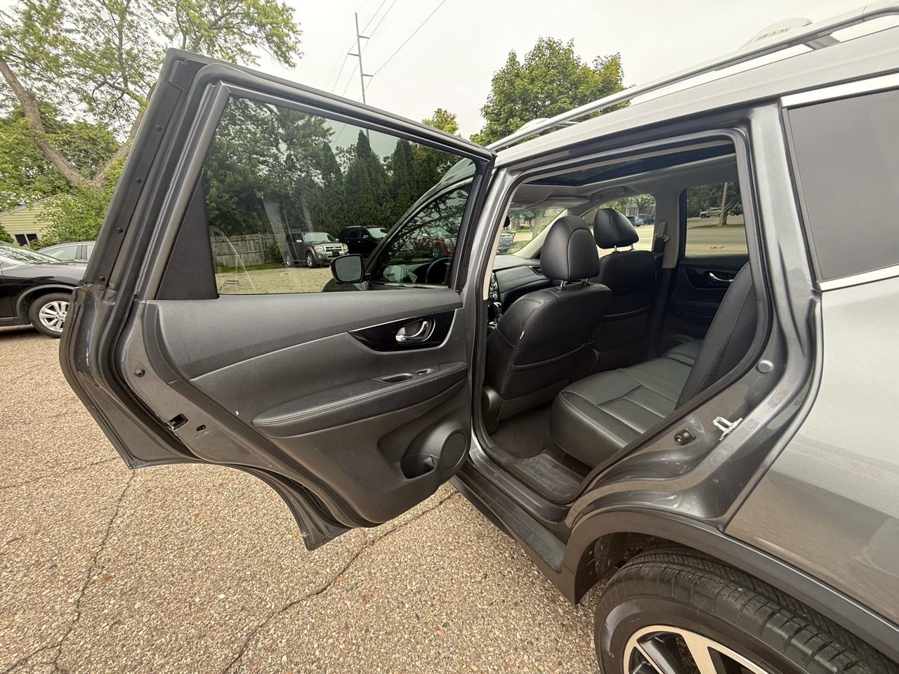 Nissan Rogue  2020