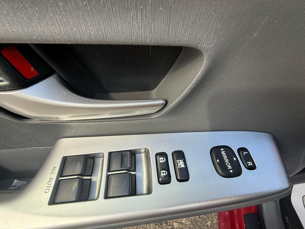 Toyota Prius V  2013