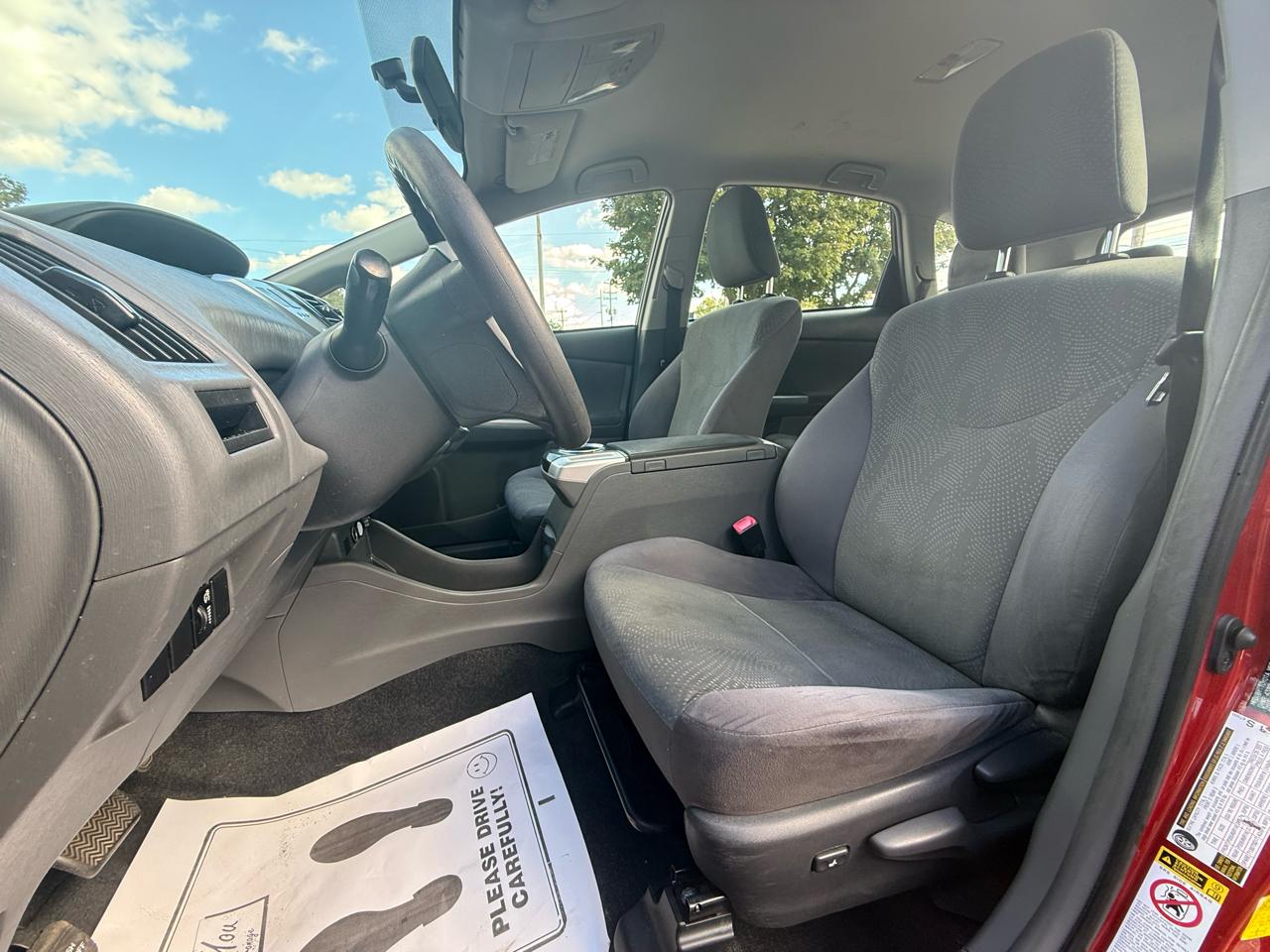 Toyota Prius V  2013
