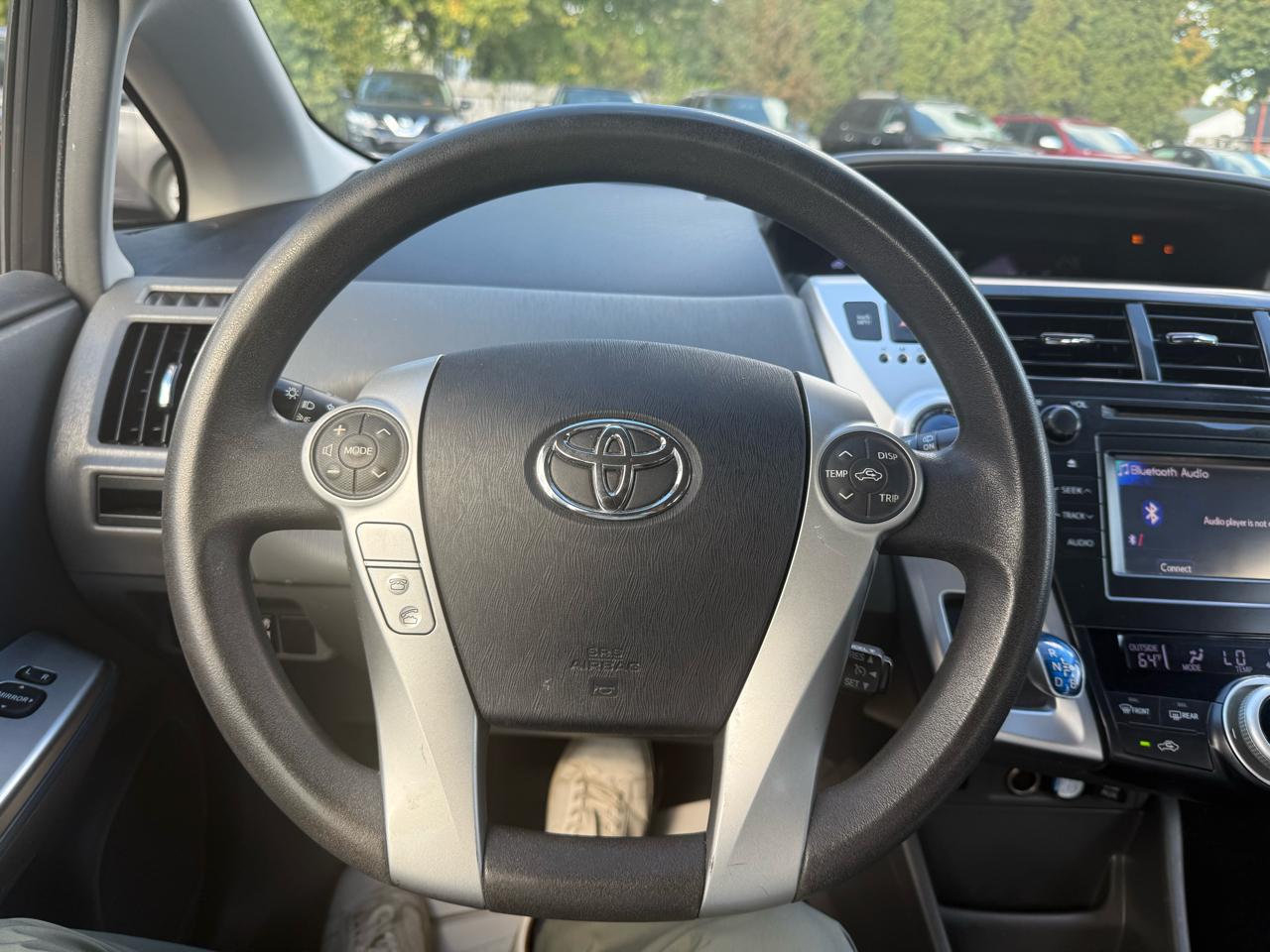 Toyota Prius V  2013