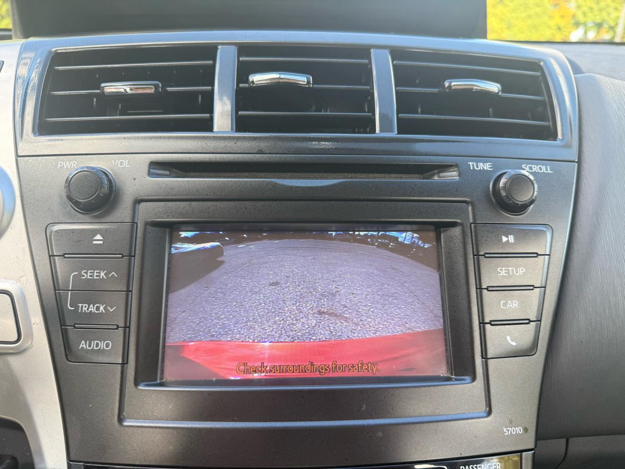 Toyota Prius V  2013