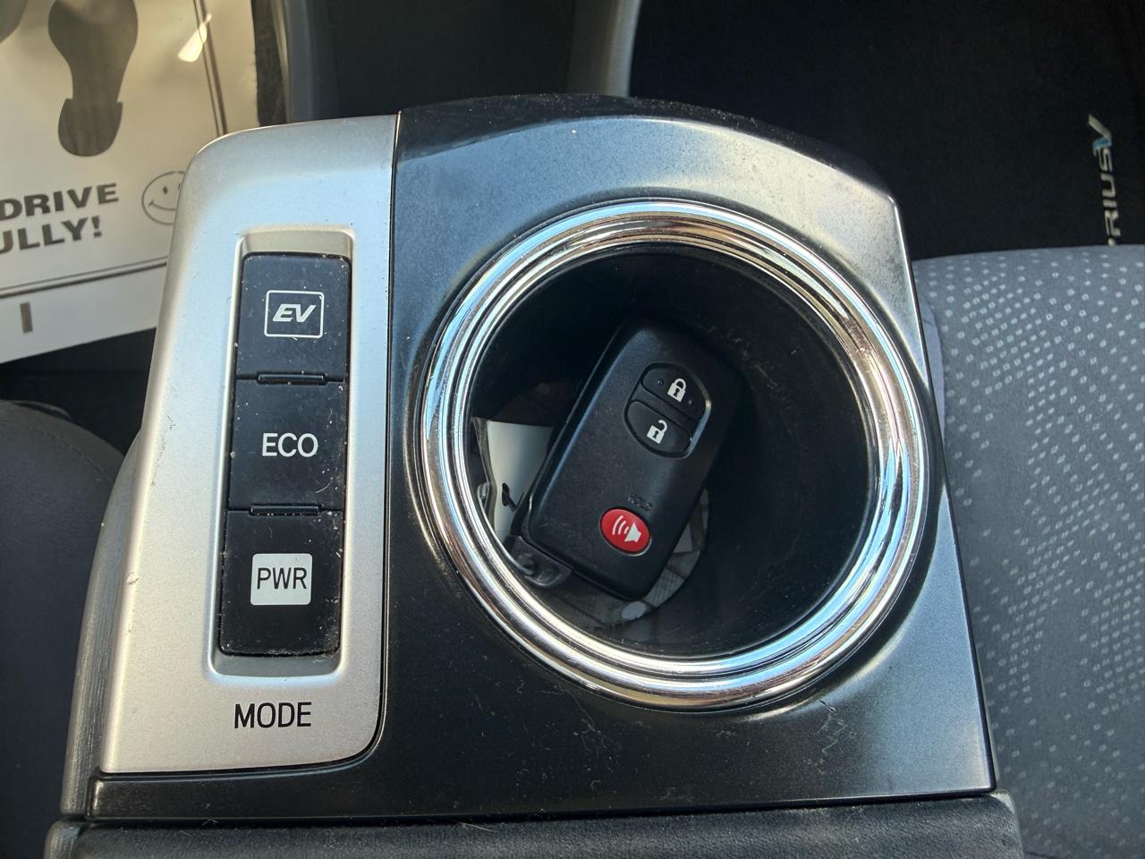 Toyota Prius V  2013