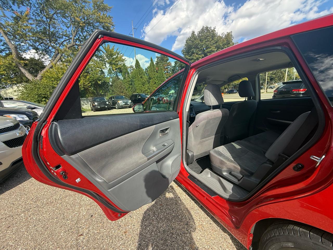 Toyota Prius V  2013