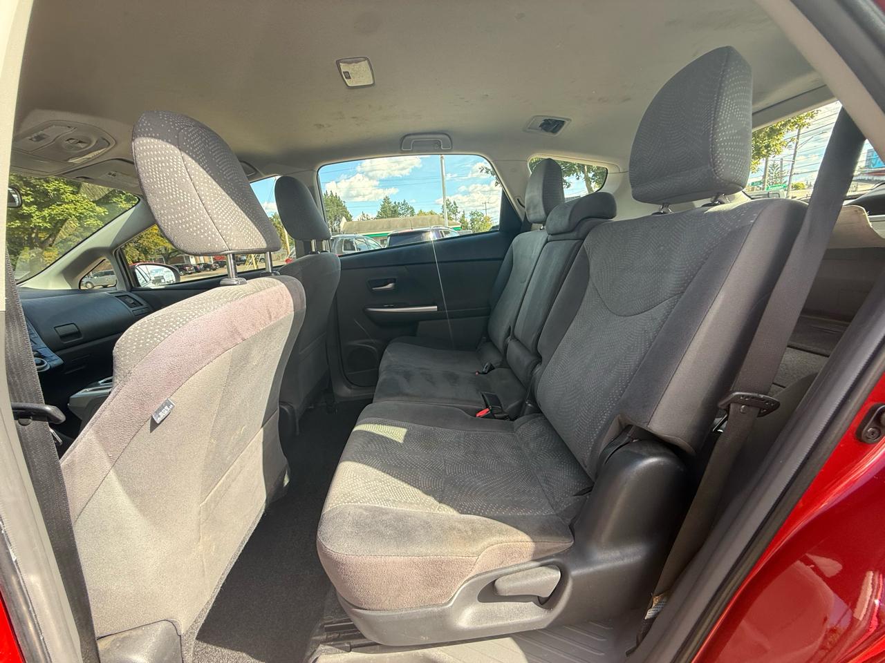 Toyota Prius V  2013