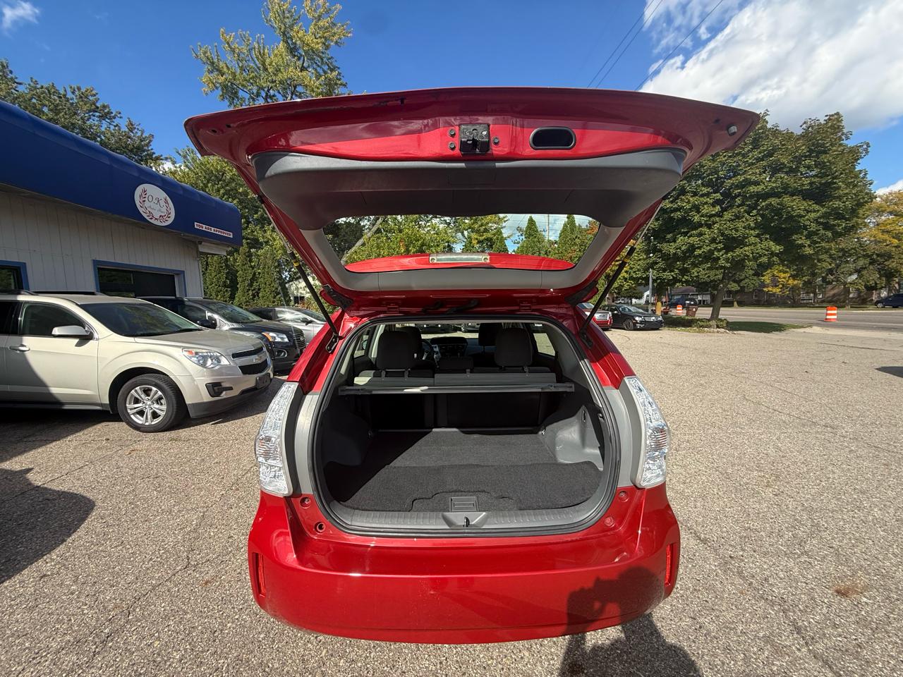 Toyota Prius V  2013