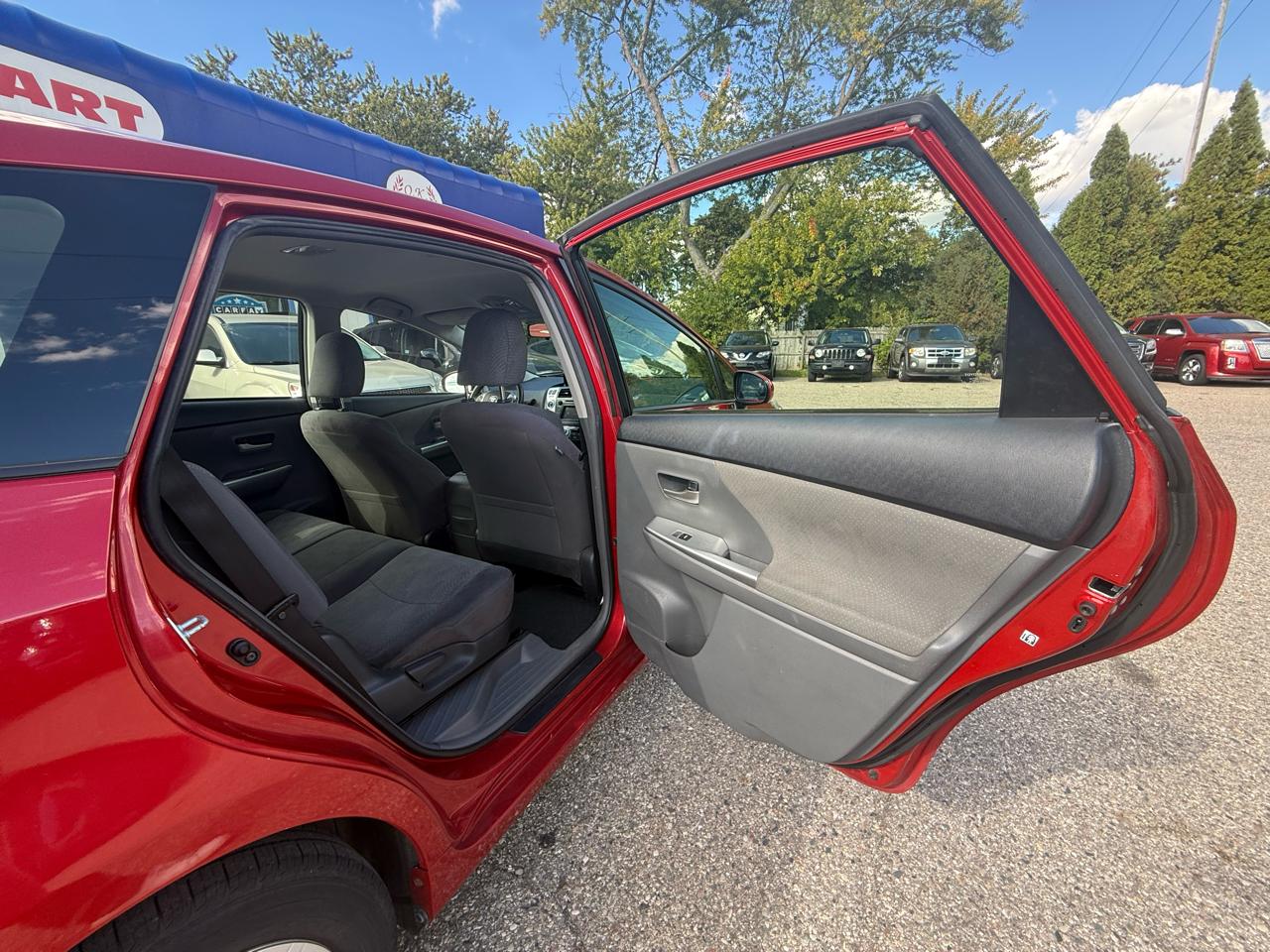Toyota Prius V  2013
