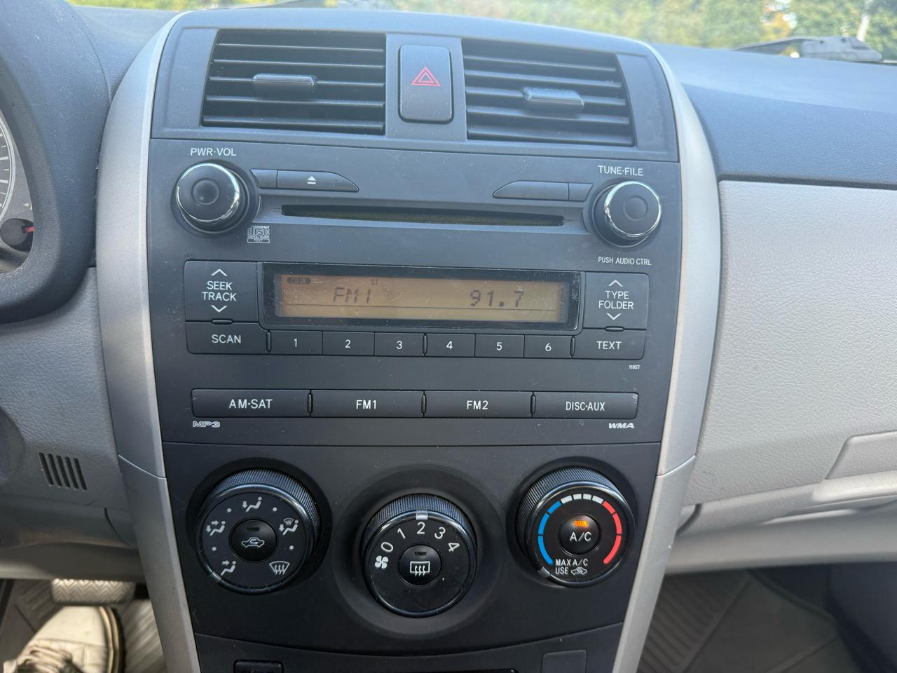 Toyota Corolla  2011